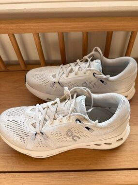 On Cloudsurfer 2- size 9